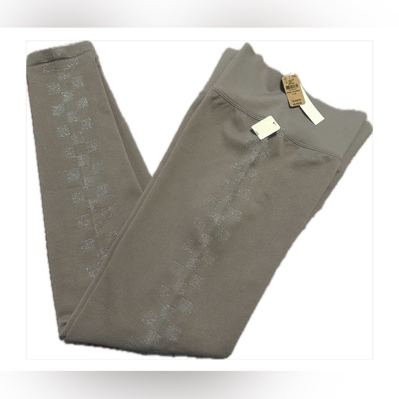 VS Pink Leggings - Picture 2 of 3